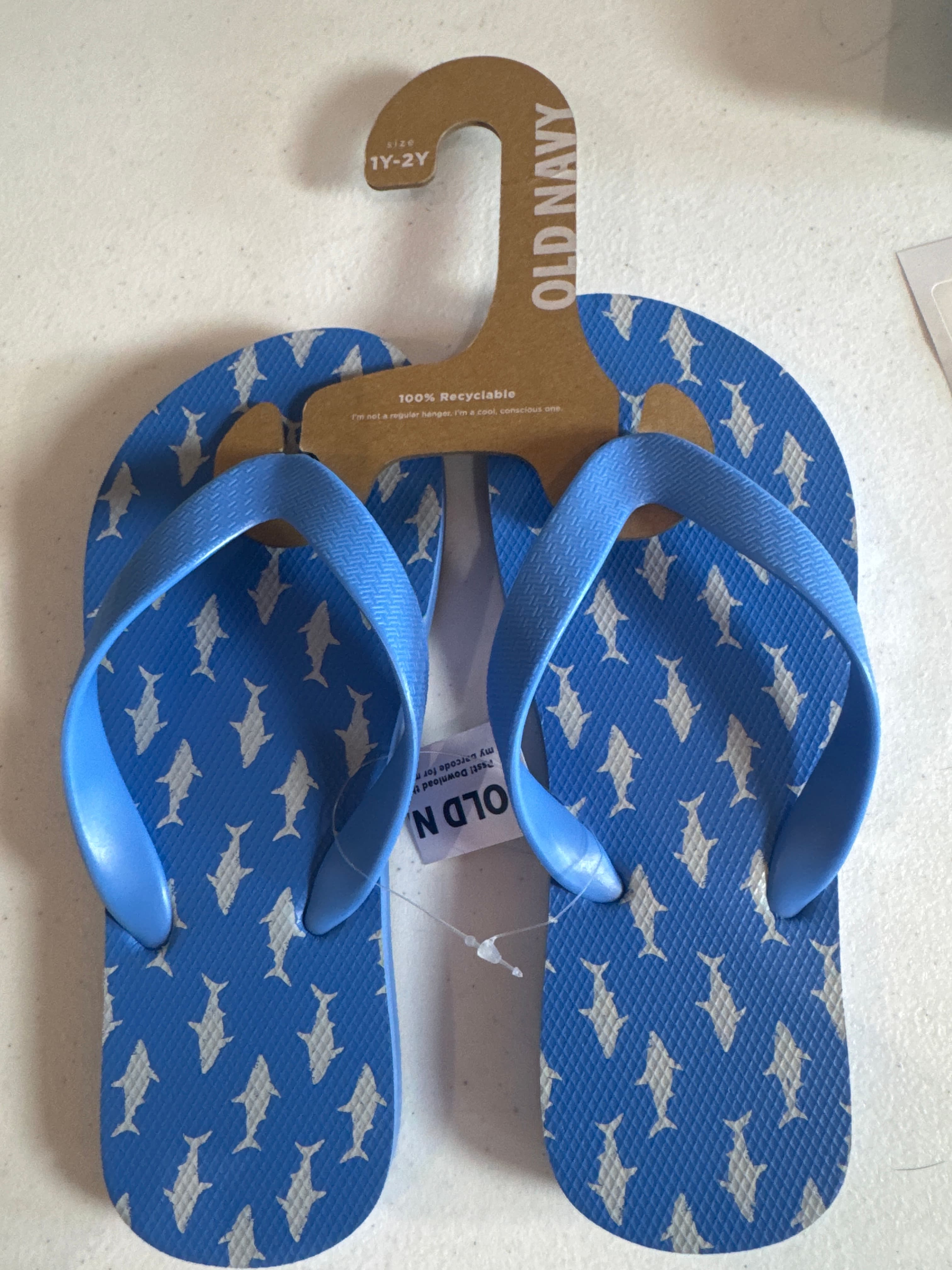 Old Navy shark 1-2 flip flop 