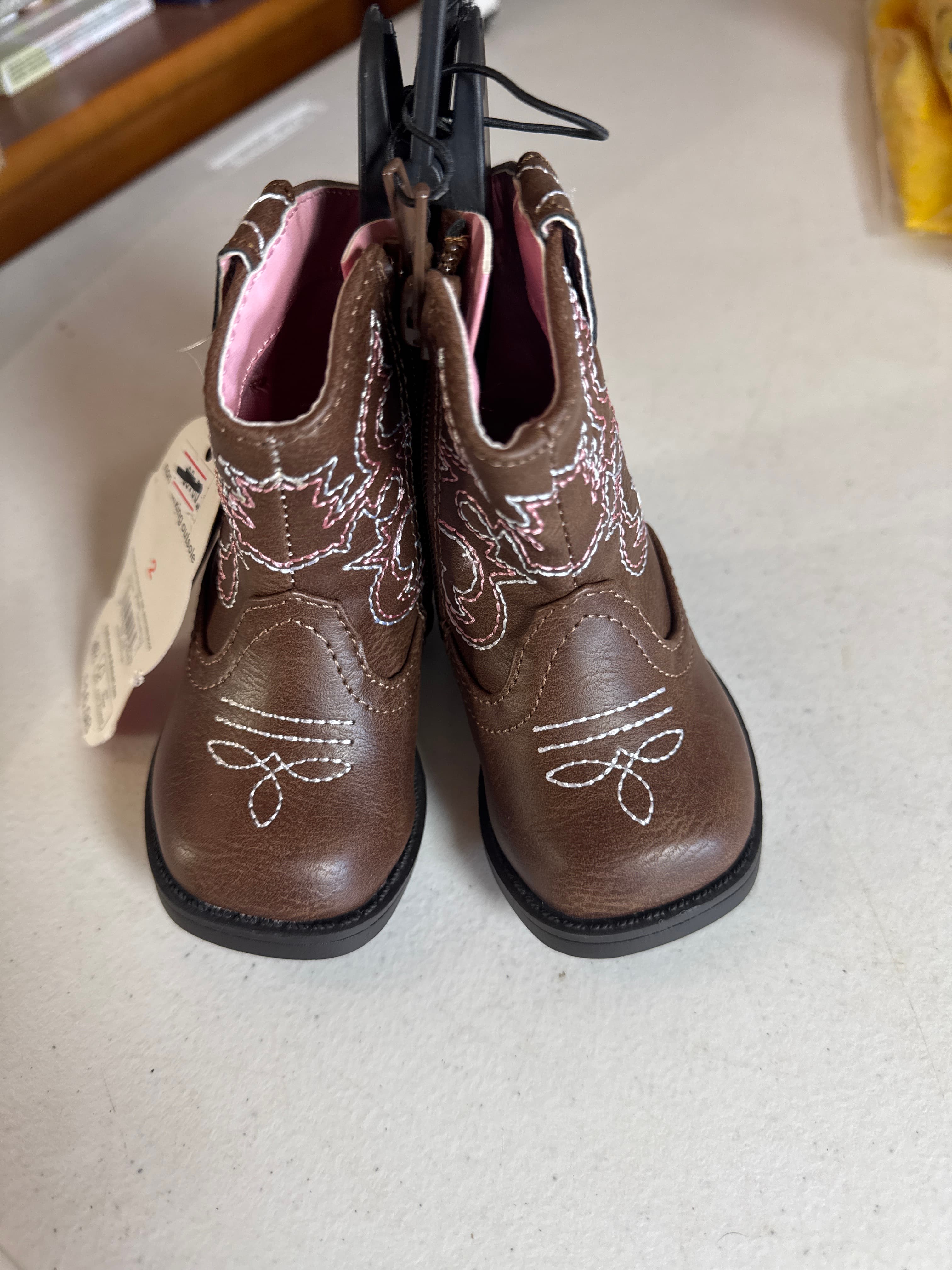 Size 2c girl boots 