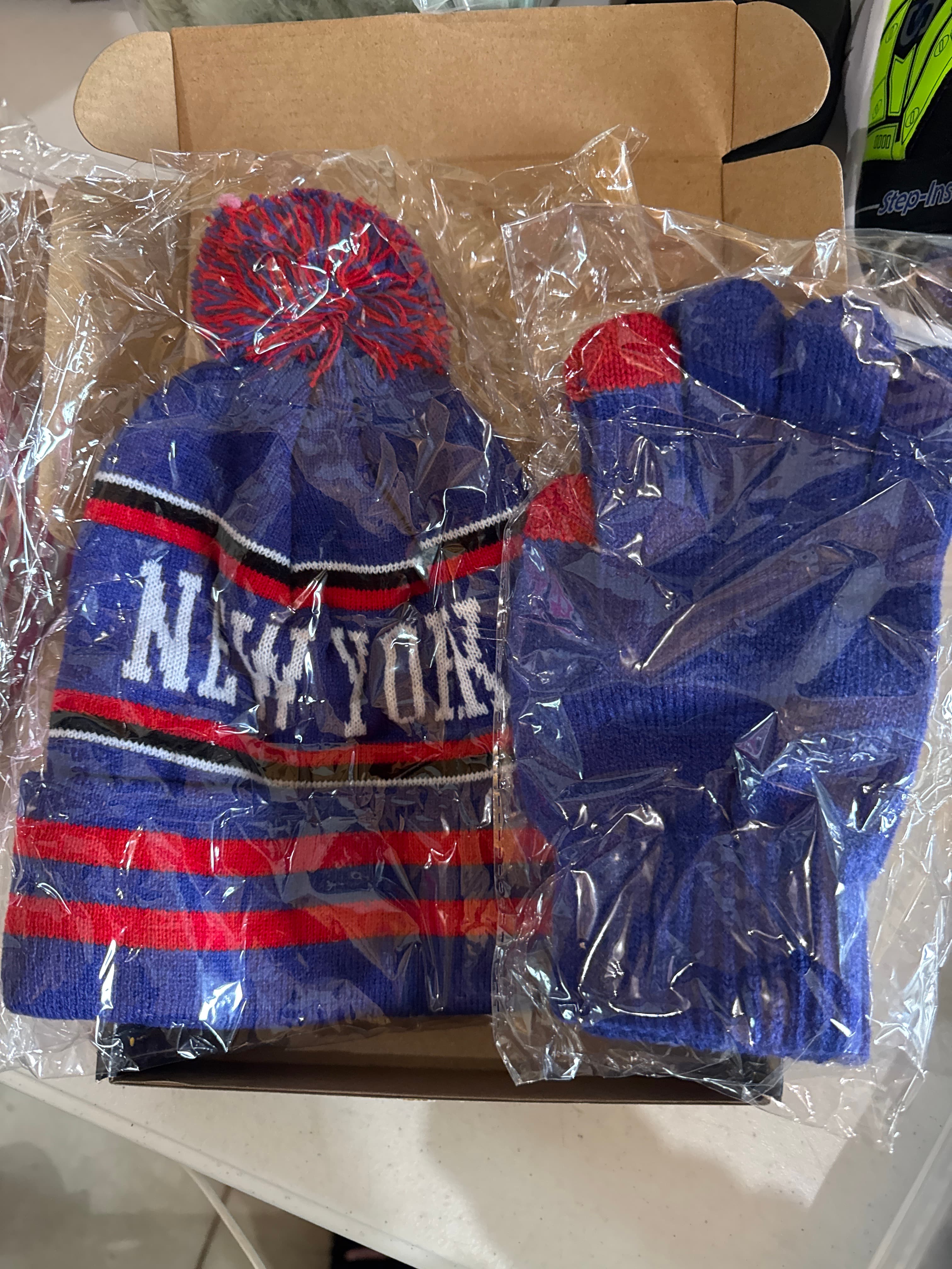 New York Unisex Winter Knit Beanie  Hat & Matching Gloves Set