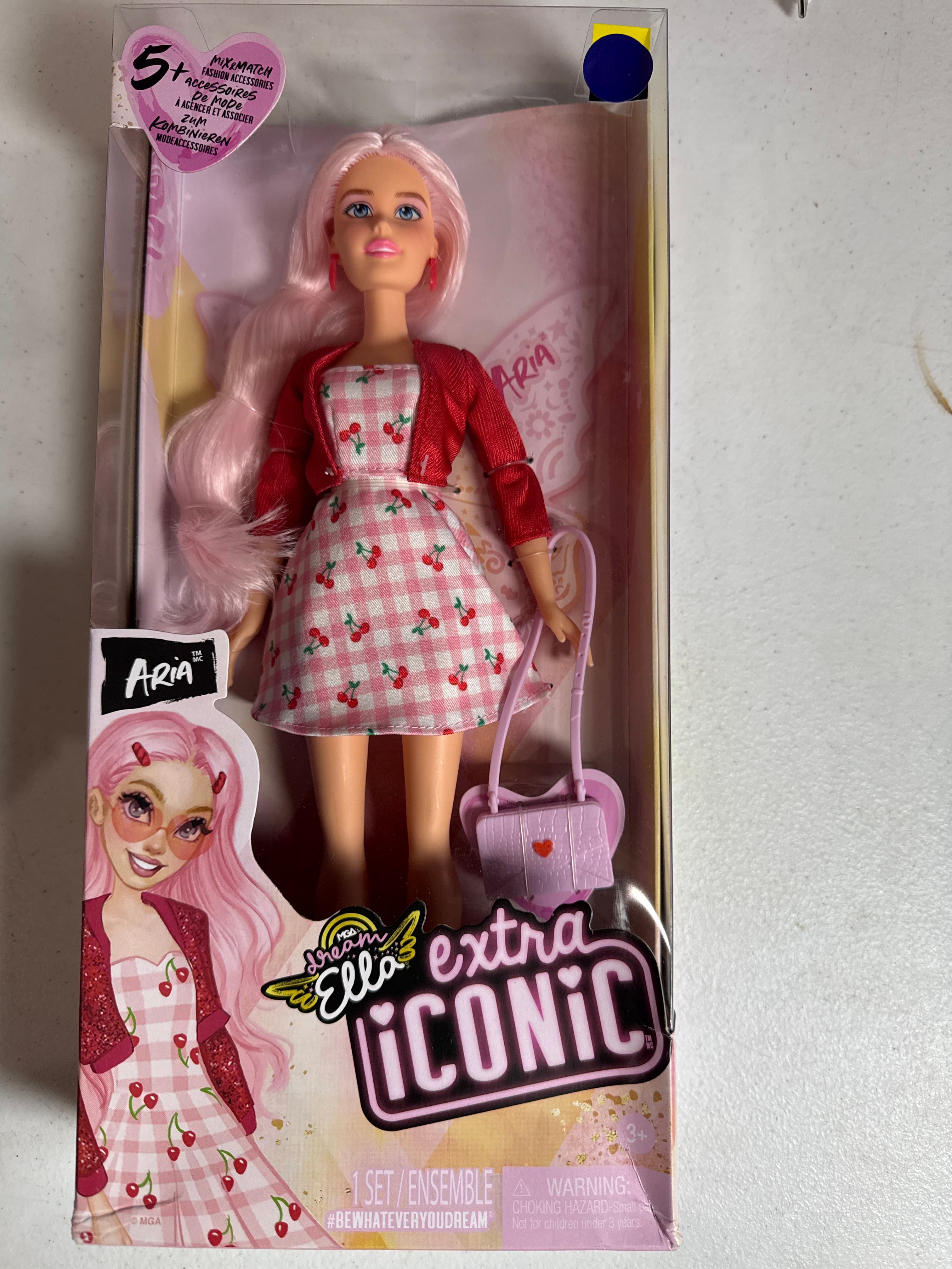 Aris dream Ella extra iconic doll 